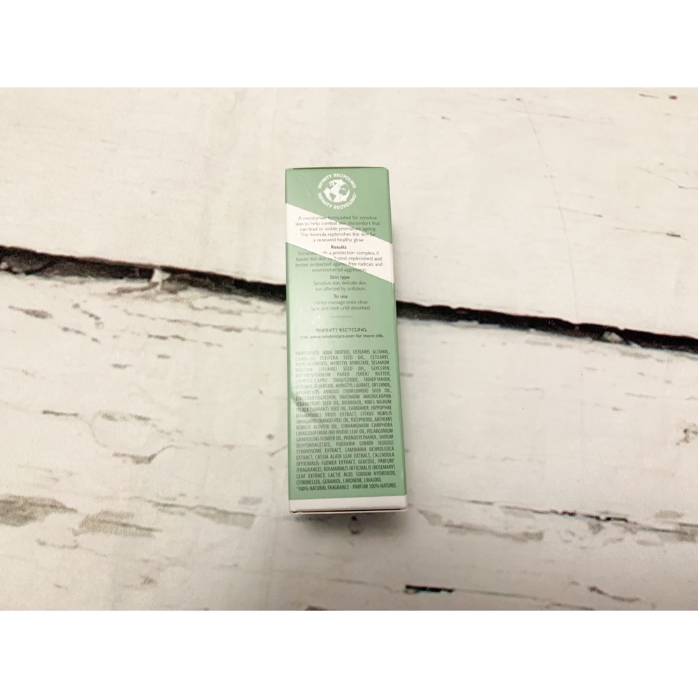 REN Clean Skincare Evercalm - Picture 3 of 7